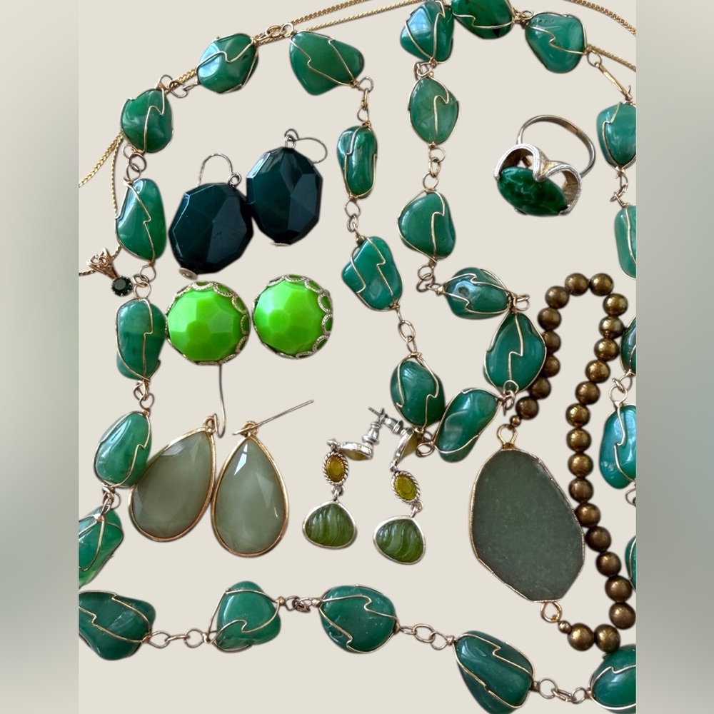 Elegant Vintage Green Gemstone Jewelry Set